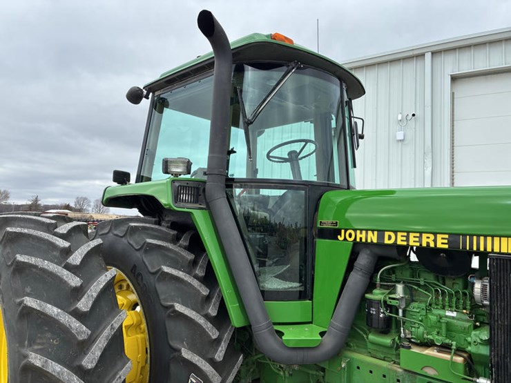 1992-john-deere-4560-image-18