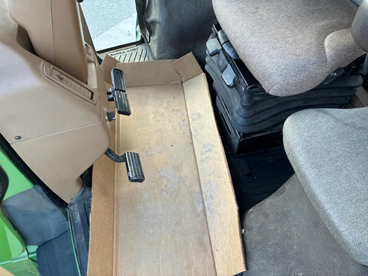 2006-john-deere-8430-image-68