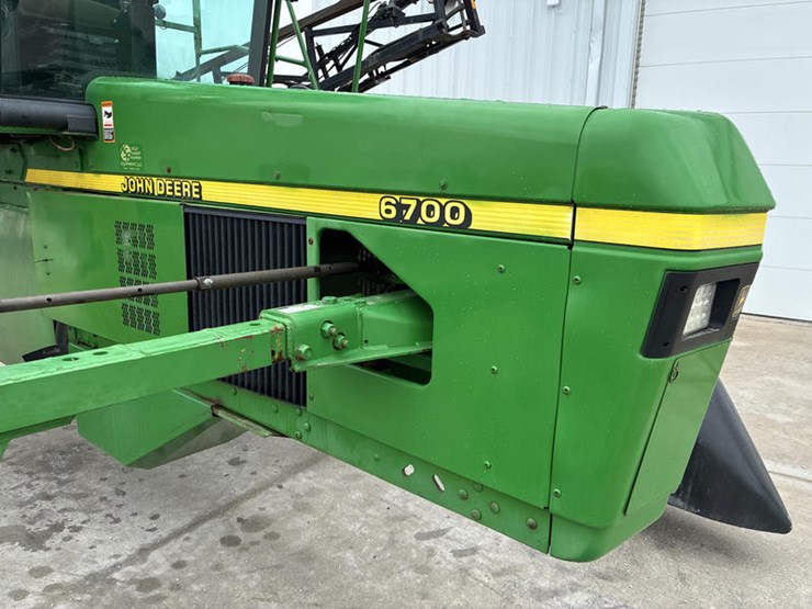 2000-john-deere-6700-image-11