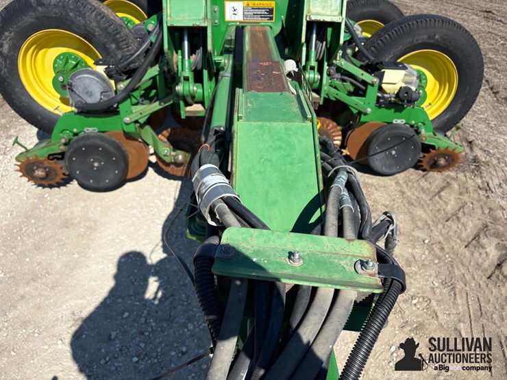 2010-john-deere-1770nt-image-11