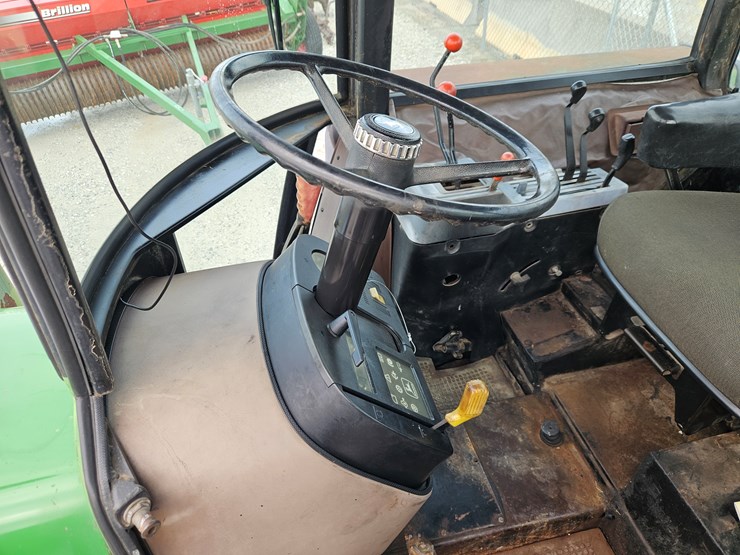 1983-john-deere-2350-image-10