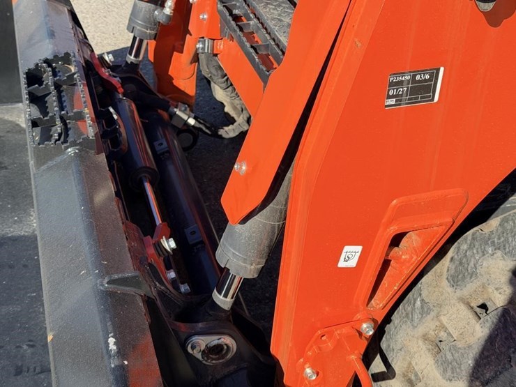 2024-kubota-svl75-3-image-8