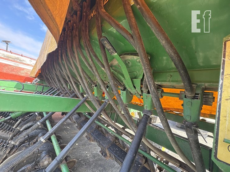 john-deere-1560-image-16