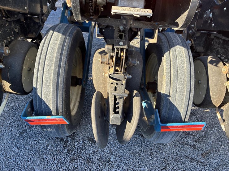 2009-kinze-3000-image-37
