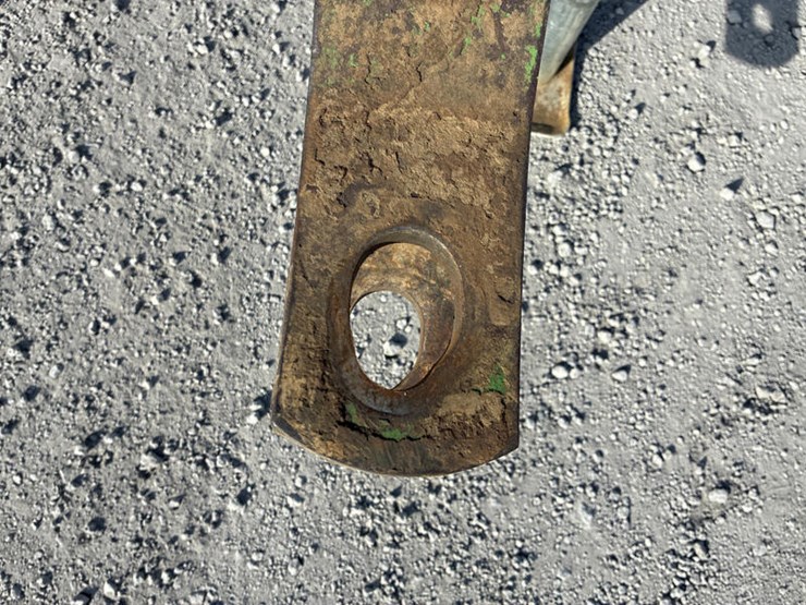 john-deere-220-image-3