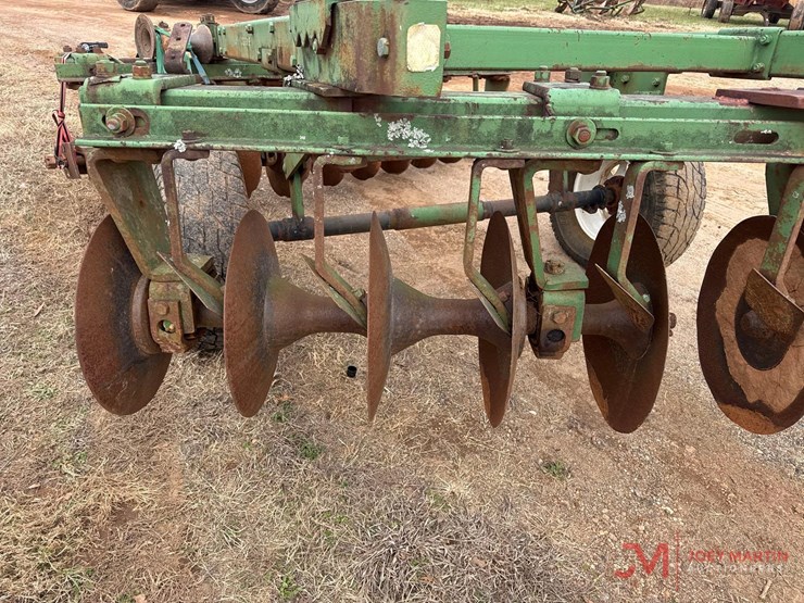 john-deere-24-image-11