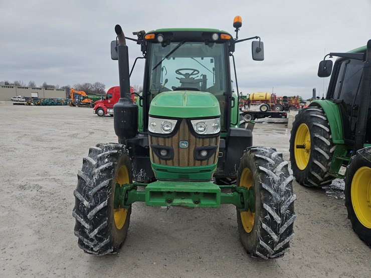 2016-john-deere-6120m-image-2