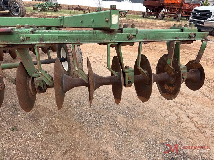 john-deere-24-image-12