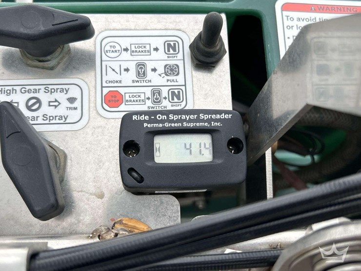 2021-permagreen-ride-on-speader-sprayer-image-5