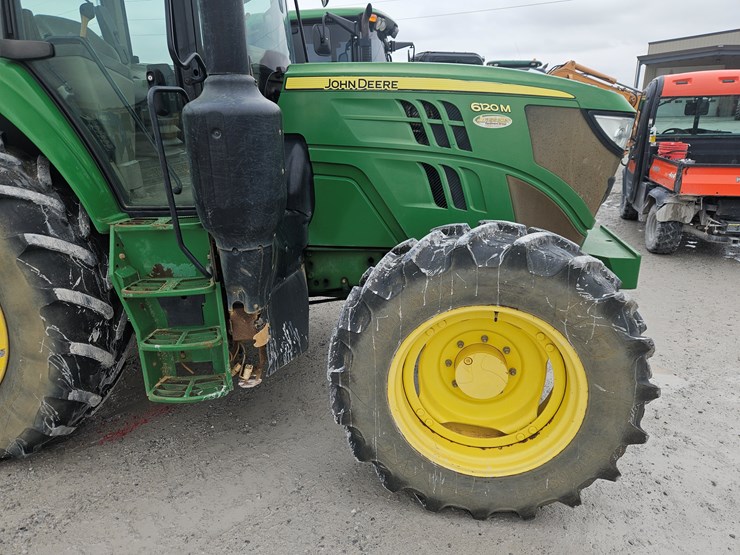 2016-john-deere-6120m-image-3