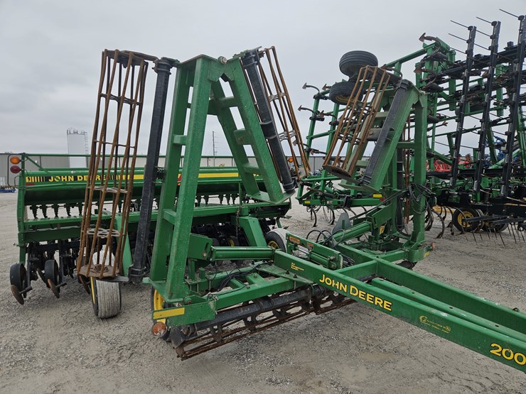 2006-john-deere-200-image-3