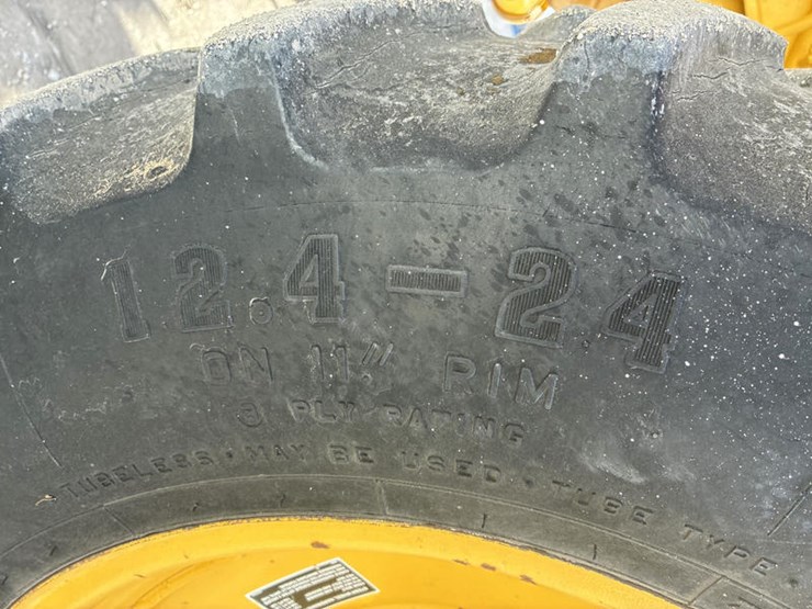 new-holland-tr89-image-44