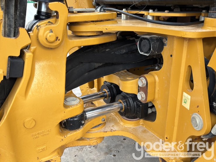 2016-caterpillar-420f2-it-image-30