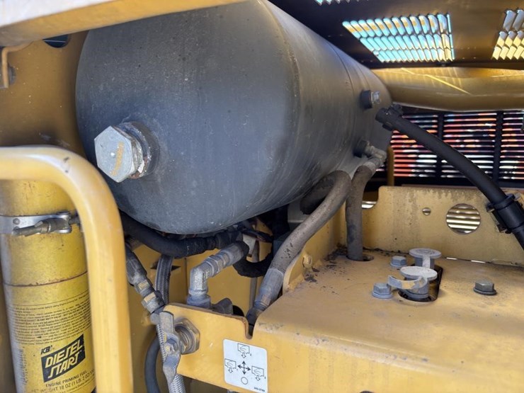 caterpillar-143h-image-66