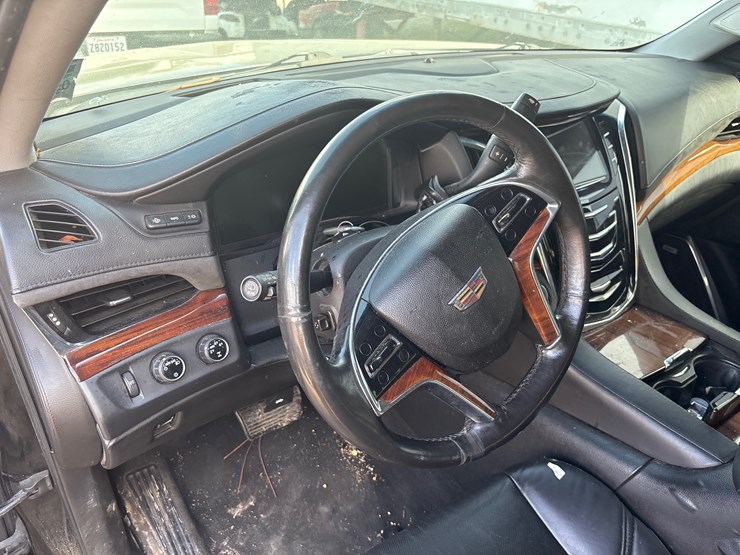 2015-cadillac-escalade-image-7