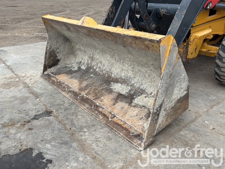 2020-deere-310l-image-17