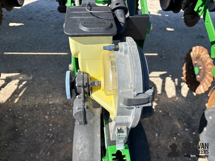 2010-john-deere-1770nt-image-10