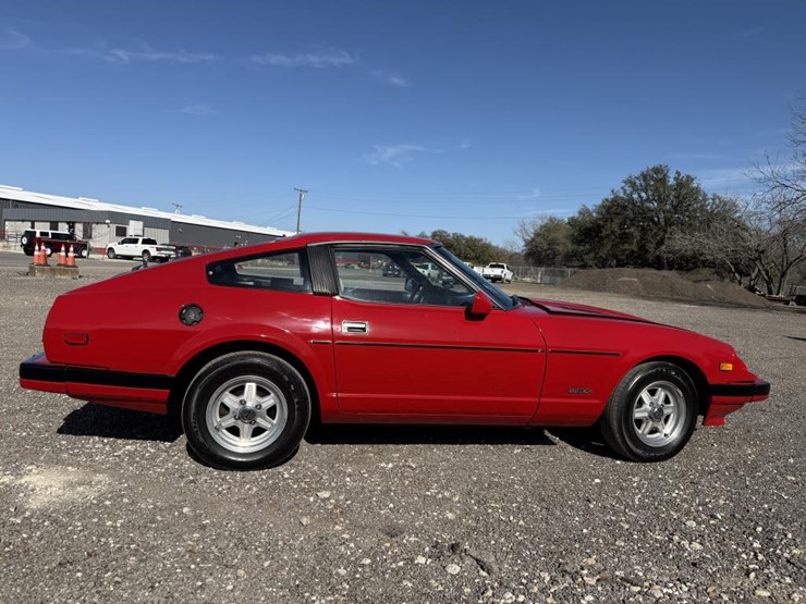 #331-•-1983-nissan-datsun-280zx-image-8