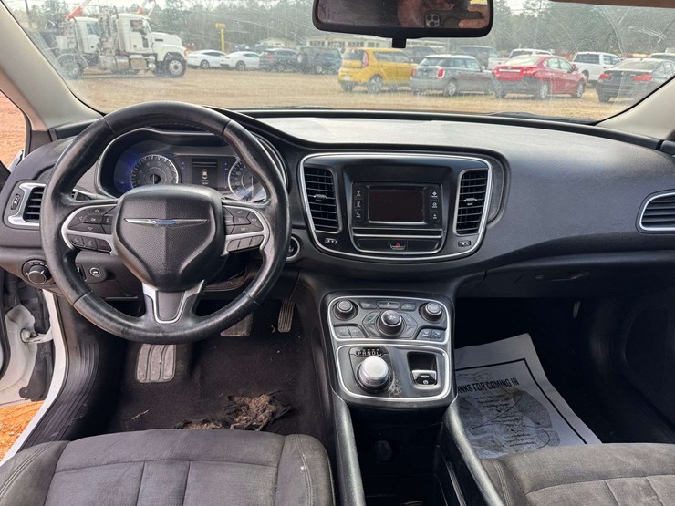 2015-chrysler-200-limited-4d-sedan---172,827-miles-image-12