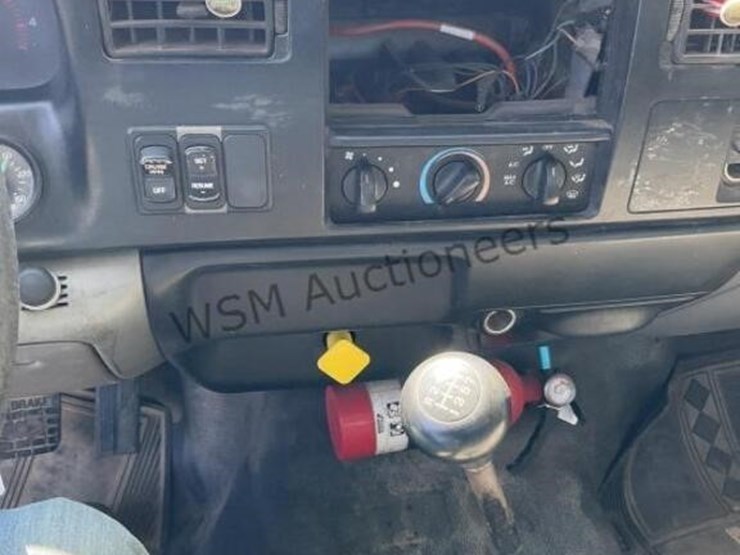 2003-ford-f650-image-19