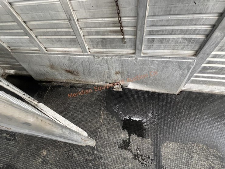 1996-featherlite-8120-image-15