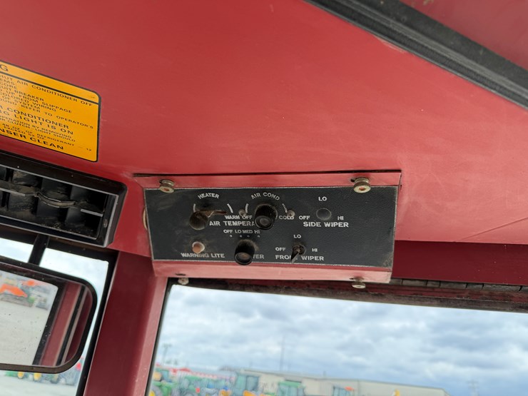 1977-white-2-155-image-19