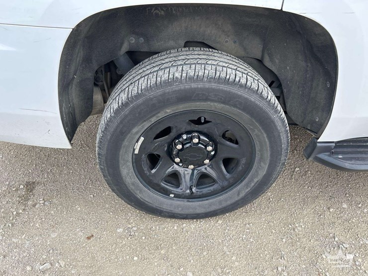 2020-chevrolet-tahoe-image-24