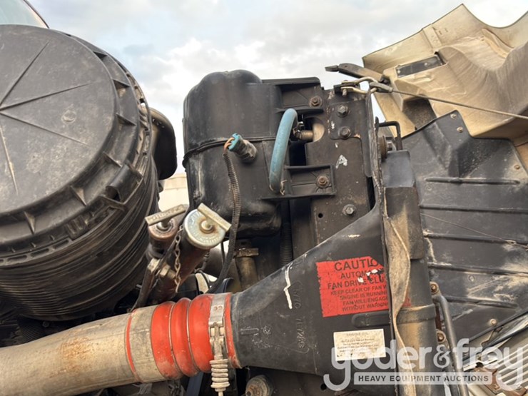 2007-international-7600-image-50