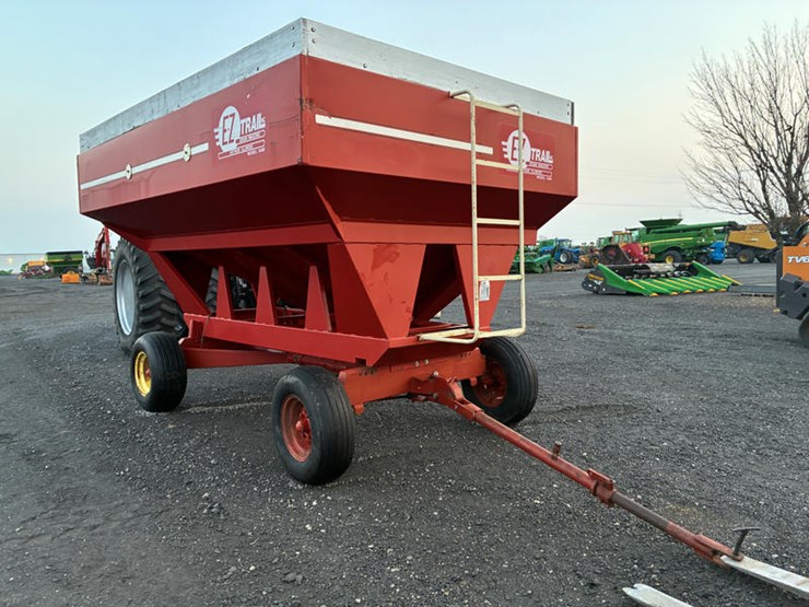 #15053-•-ez-trail-gravity-wagon-image-1