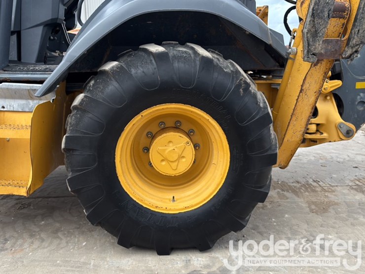 2018-deere-310l-image-14