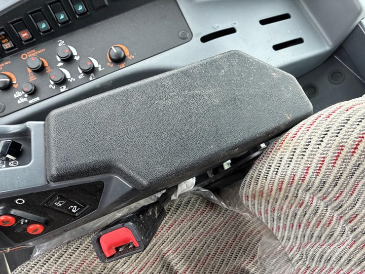 2024-kubota-m6-131-image-76