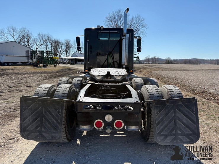2006-freightliner-columbia-112-t/a-day-cab-truck-tractor-image-6