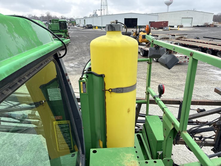 2000-john-deere-6700-image-55