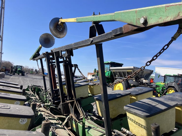 john-deere-7000-image-14