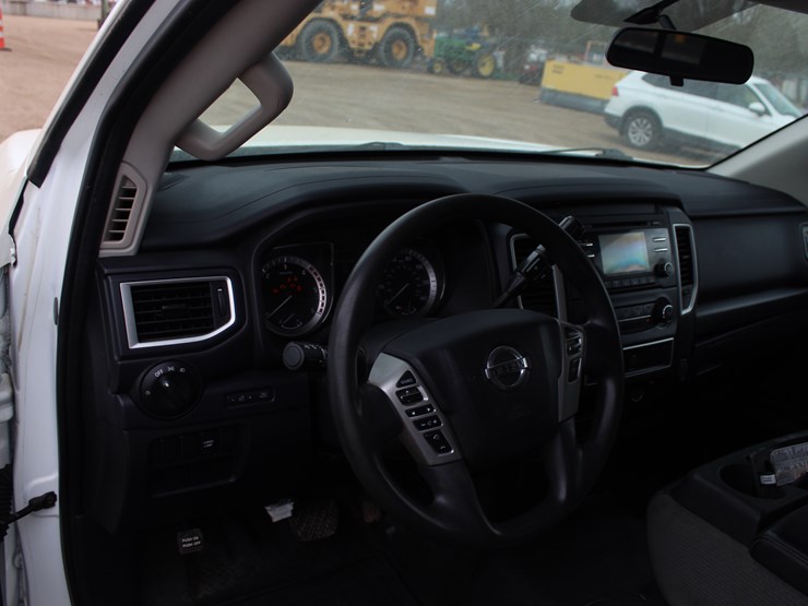 2017-nissan-titan-image-7