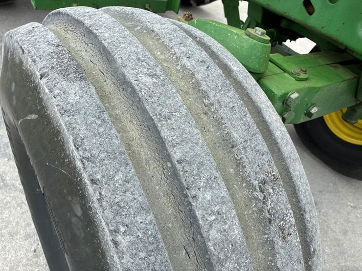 1992-john-deere-4560-image-42