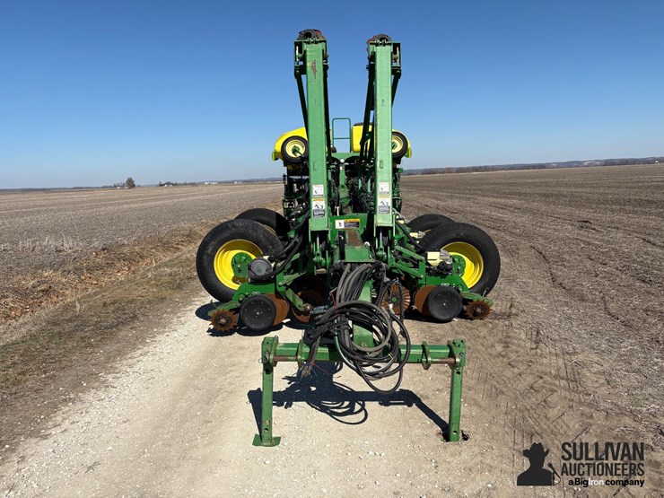 2010-john-deere-1770nt-image-2