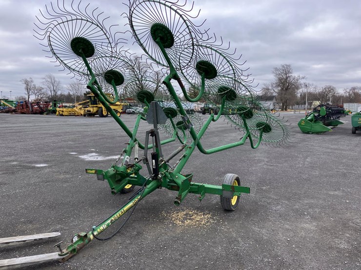 john-deere-702-image-1