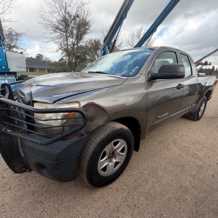 2010 TOYOTA TUNDRA