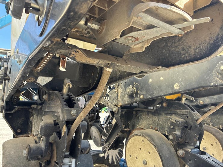 2006-kinze-3600-image-46