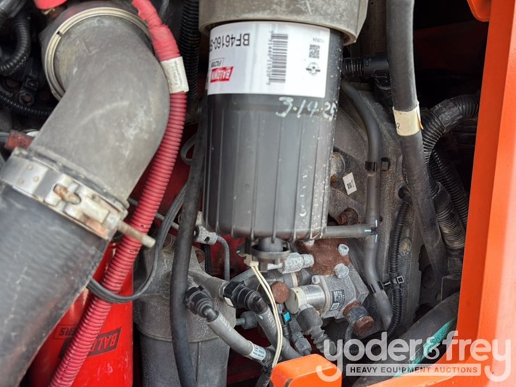 2016-sky-trak-6042-image-37