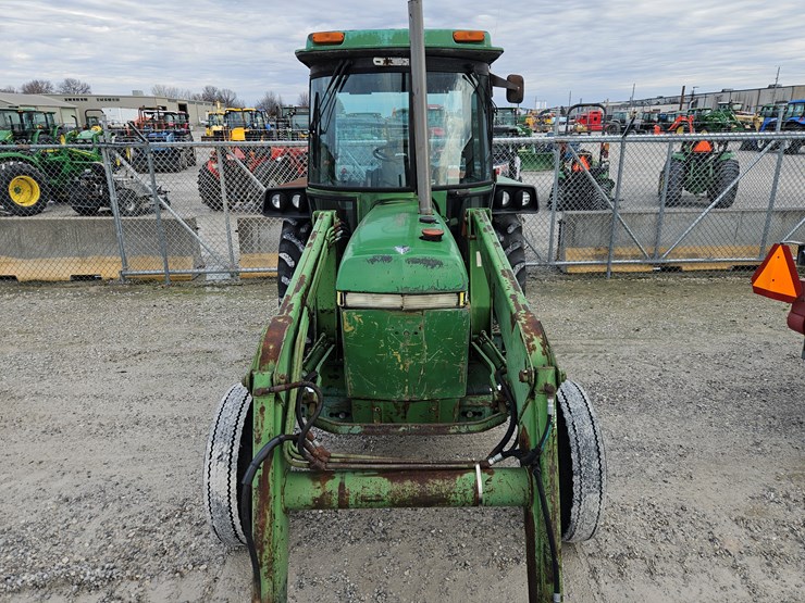 1983-john-deere-2350-image-4