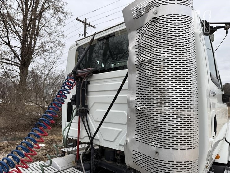 2010-international-prostar-image-7