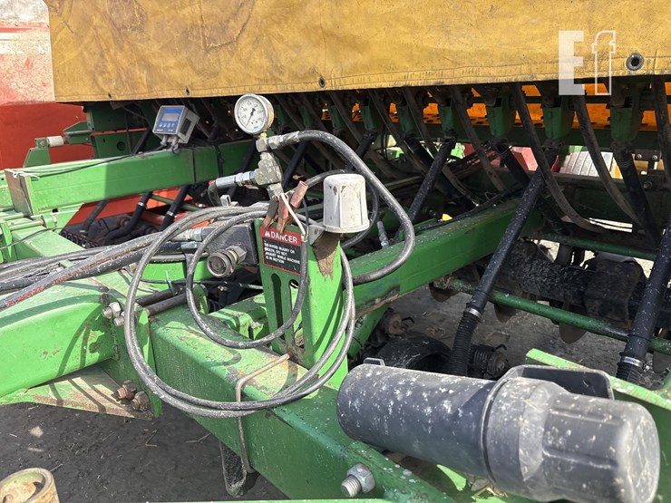 john-deere-1560-image-18