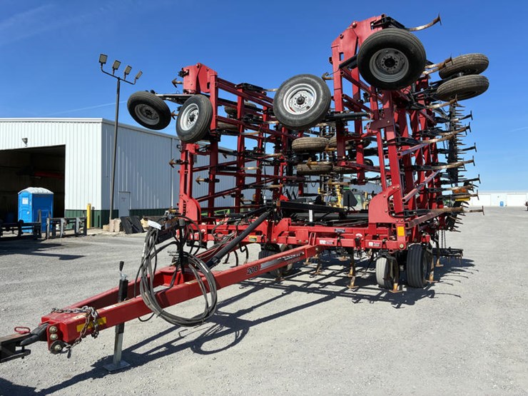 case-ih-200-image-23