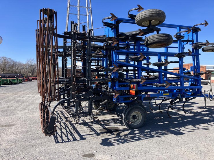 new-holland-st250-image-2