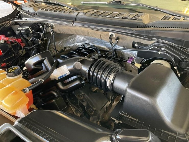 2017-ford-f150-xl-image-11