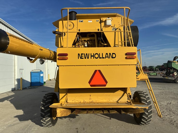new-holland-tr89-image-6