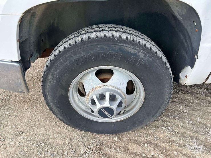 2008-gmc-3500-hd-4x4-ext.-cab-9ft.-flatbed-truck-image-33