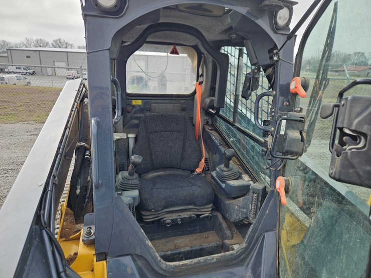 2018-deere-333g-image-7